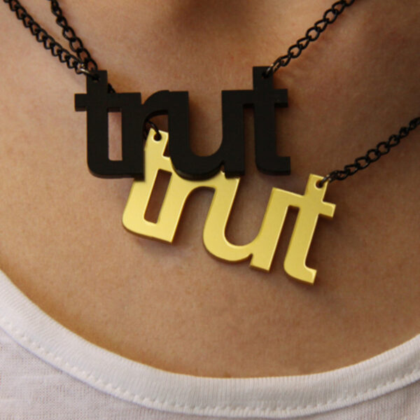 naked-design-ketting-trut