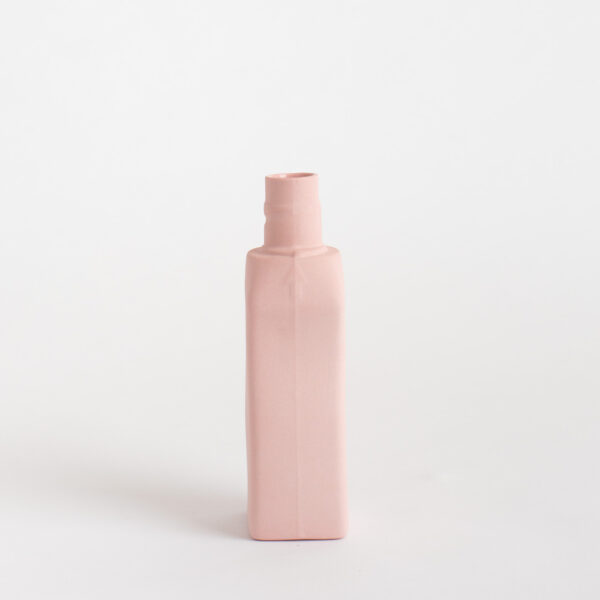 foekje-fleur-porcelain-bottle-vase #12-powder