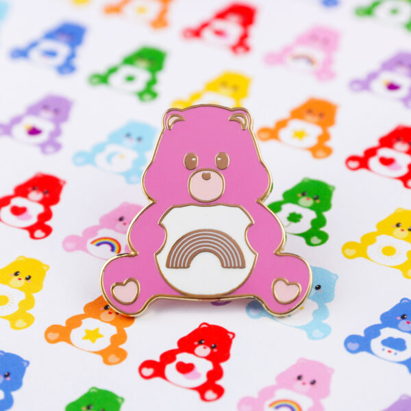 studio-inktvis-pin-care-bear-pink-sending-rainbows